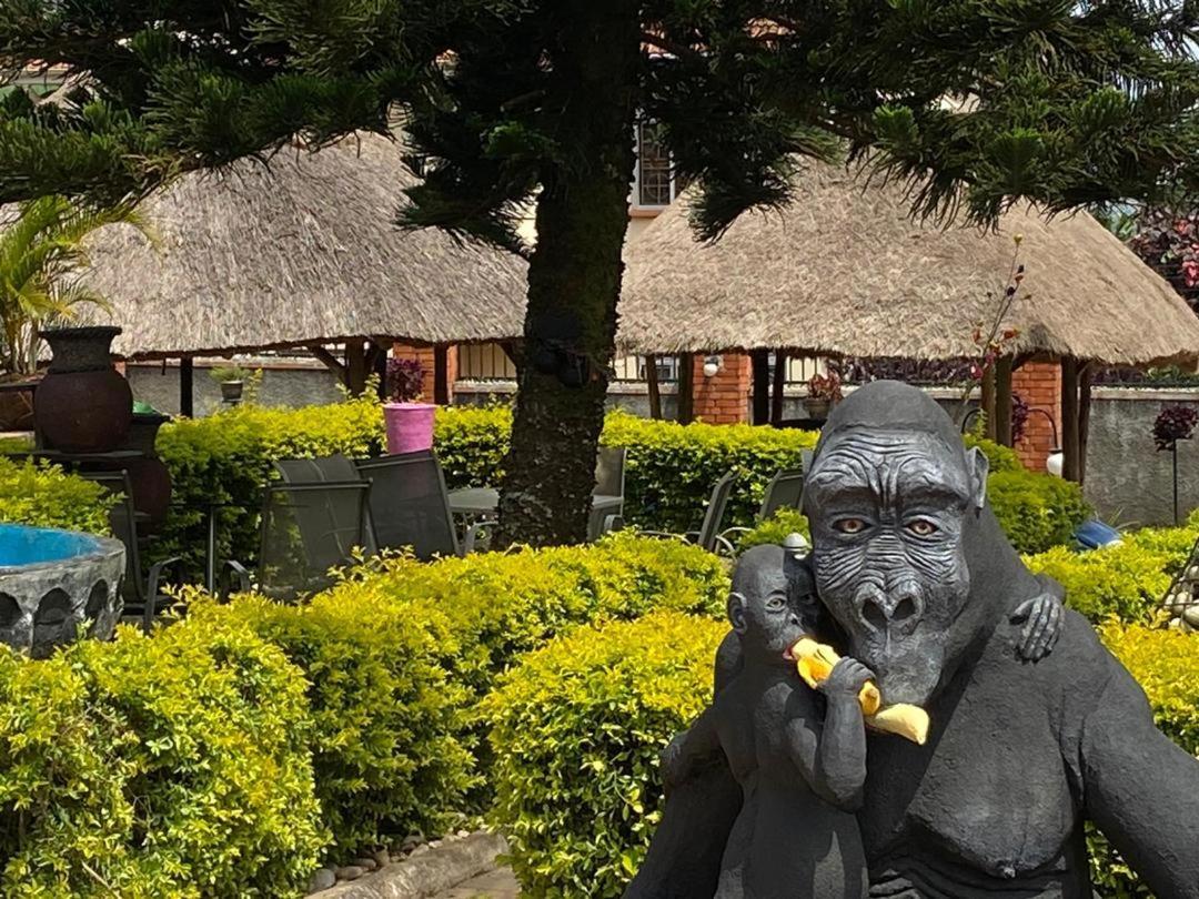 Lake Victoria Country Home เอนเทบเบ้ ภายนอก รูปภาพ
