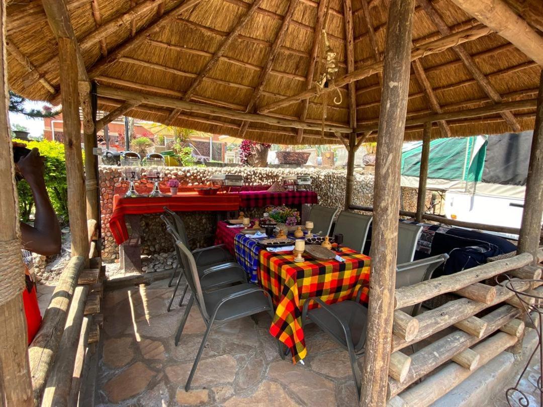 Lake Victoria Country Home เอนเทบเบ้ ภายนอก รูปภาพ