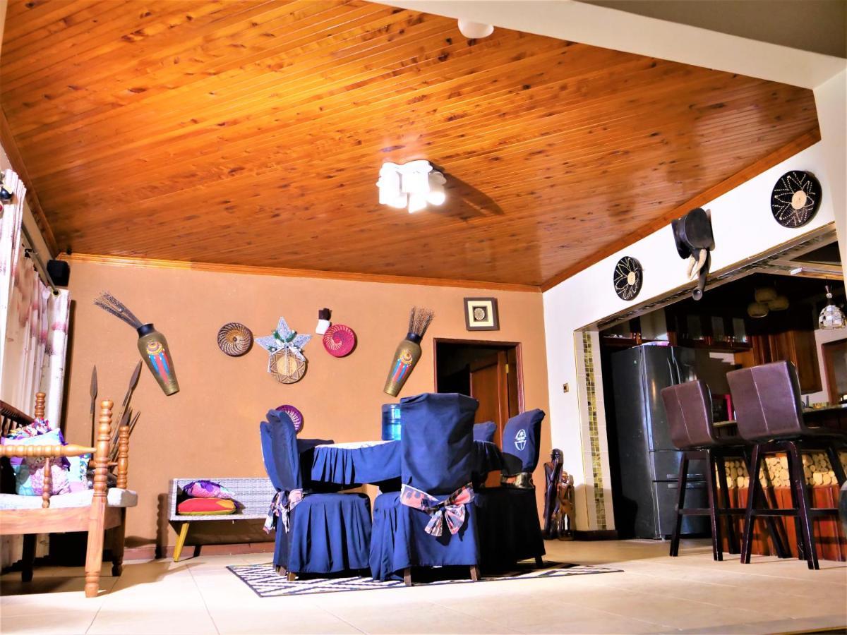 Lake Victoria Country Home เอนเทบเบ้ ภายนอก รูปภาพ