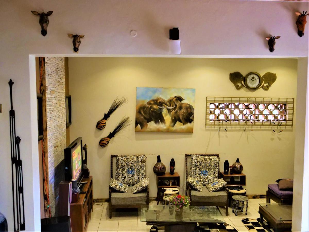 Lake Victoria Country Home เอนเทบเบ้ ภายนอก รูปภาพ