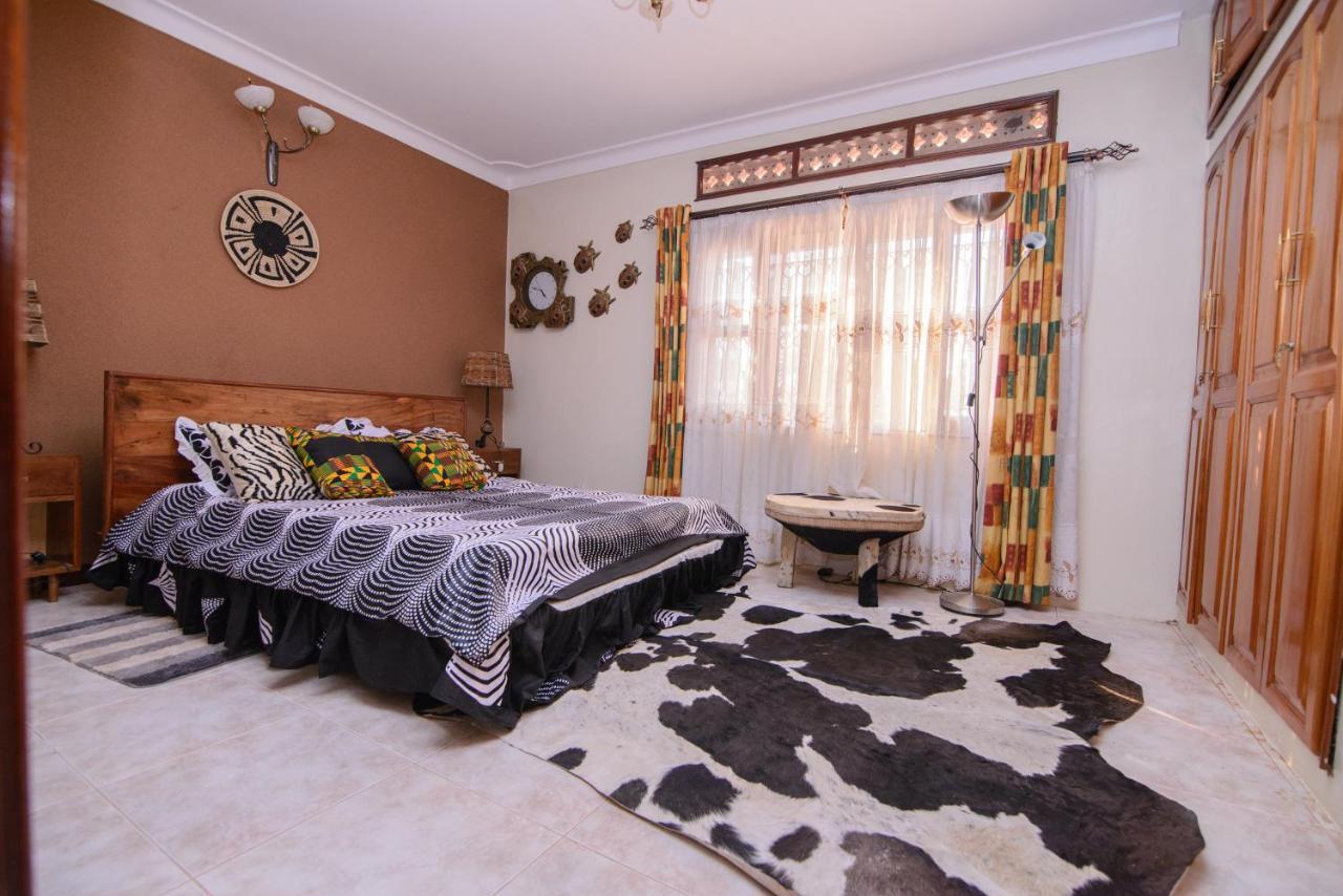 Lake Victoria Country Home เอนเทบเบ้ ภายนอก รูปภาพ