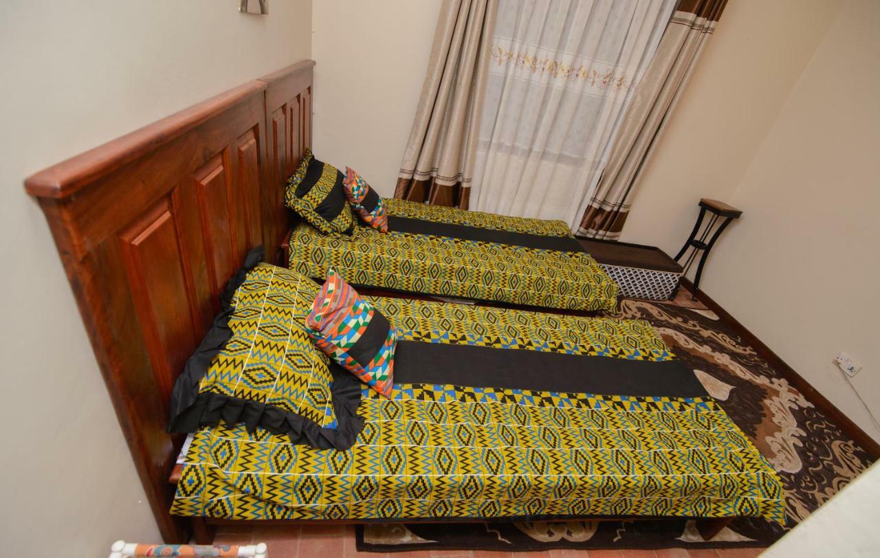 Lake Victoria Country Home เอนเทบเบ้ ภายนอก รูปภาพ