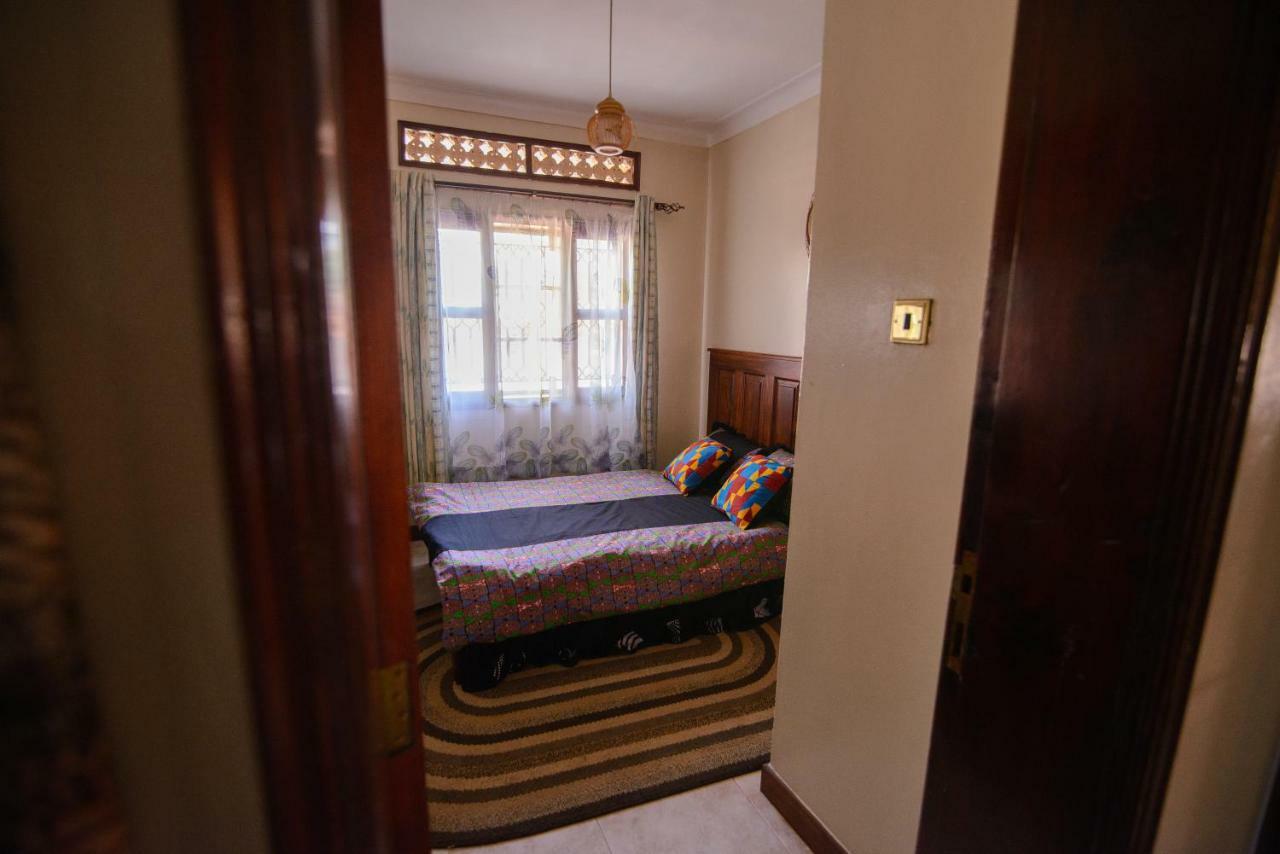 Lake Victoria Country Home เอนเทบเบ้ ภายนอก รูปภาพ