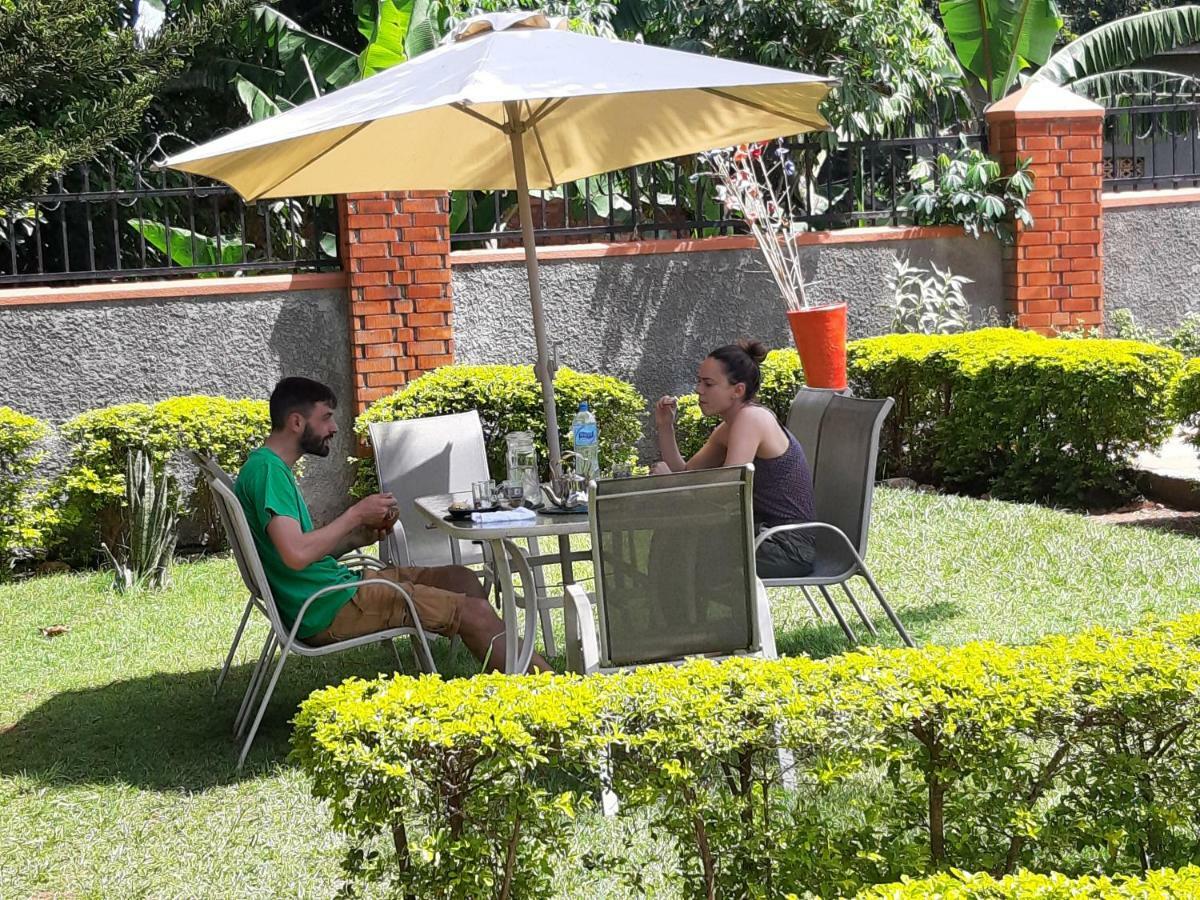 Lake Victoria Country Home เอนเทบเบ้ ภายนอก รูปภาพ